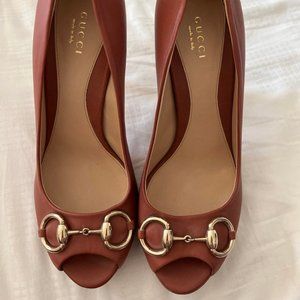 ON HOLD!!!  —— GUCCI SHOES! TAN LEATHER JOLENE HORSEBIT PEEP TOE PUMPS! Size 38